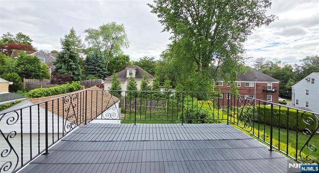 564 Maple Avenue, Teaneck, NJ 07666