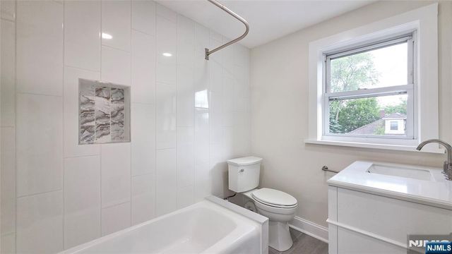 564 Maple Avenue, Teaneck, NJ 07666