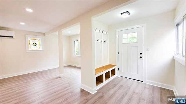 564 Maple Avenue, Teaneck, NJ 07666