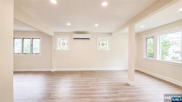 564 Maple Avenue, Teaneck, NJ 07666