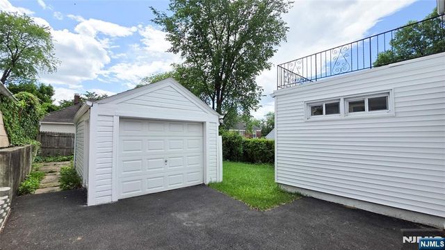 564 Maple Avenue, Teaneck, NJ 07666