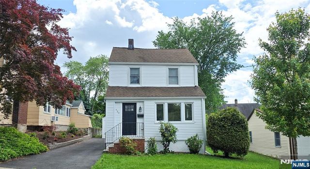 564 Maple Avenue, Teaneck, NJ 07666