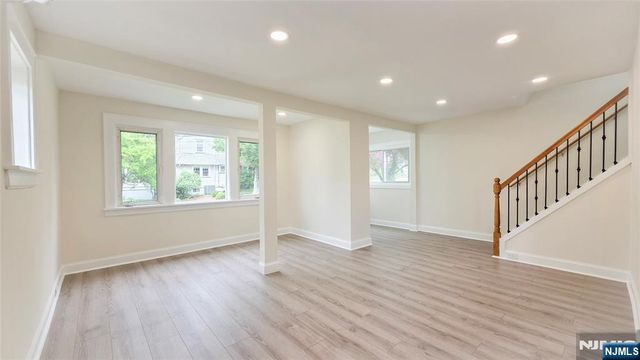564 Maple Avenue, Teaneck, NJ 07666