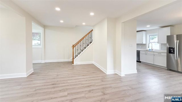 564 Maple Avenue, Teaneck, NJ 07666