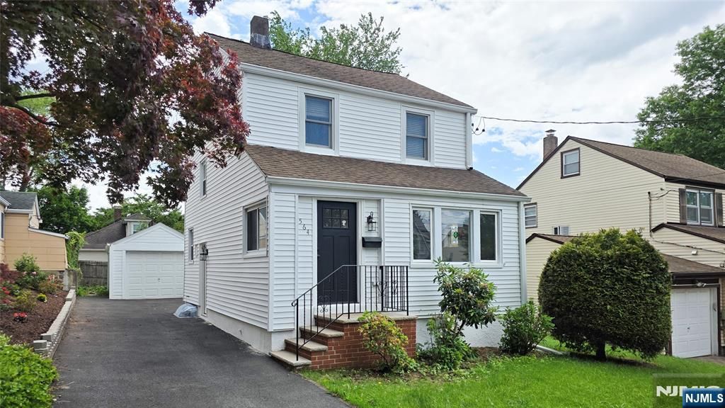 564 Maple Avenue, Teaneck, NJ 07666