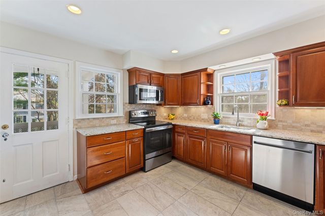 1 Rectory Lane S, Scarsdale, NY 10583