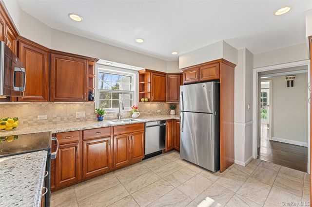 1 Rectory Lane S, Scarsdale, NY 10583