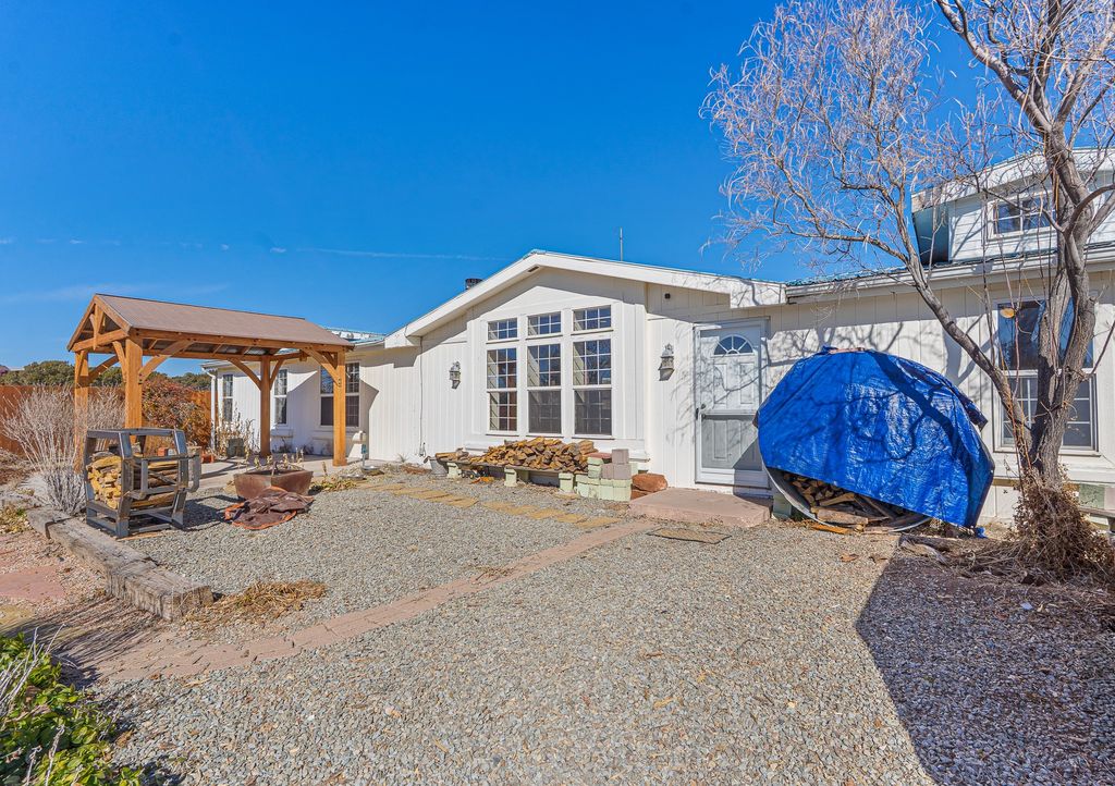 18 AVENIDA ANGELES, Santa Fe, NM 87505