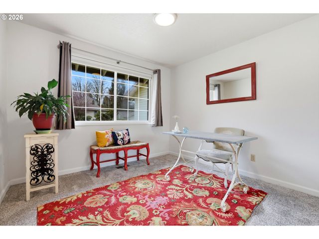 939 HAZELWOOD Dr, Oregon City, OR 97045