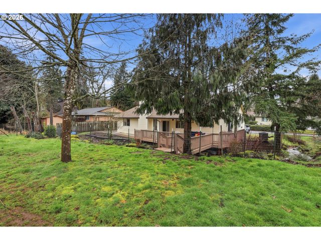 939 HAZELWOOD Dr, Oregon City, OR 97045