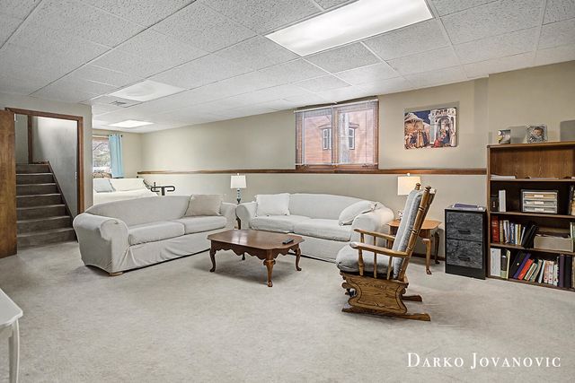 4492 North Valley Drive Ne, Plainfield Twp, MI 49525