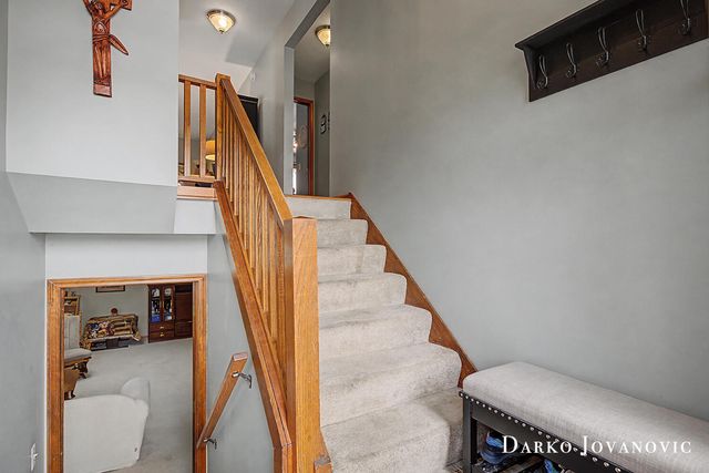 4492 North Valley Drive Ne, Plainfield Twp, MI 49525