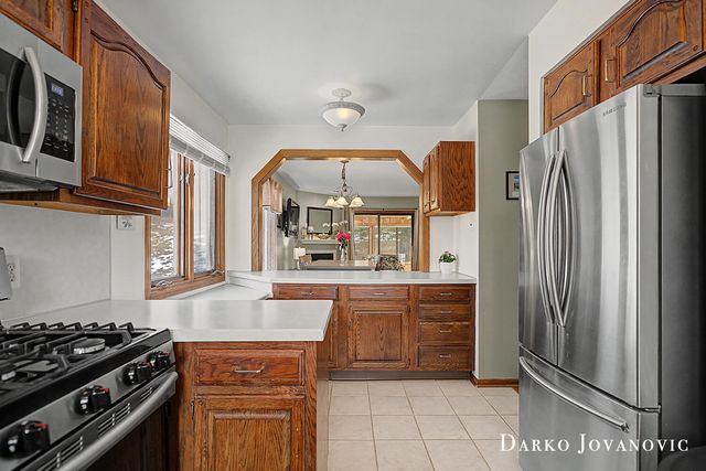 4492 North Valley Drive Ne, Plainfield Twp, MI 49525