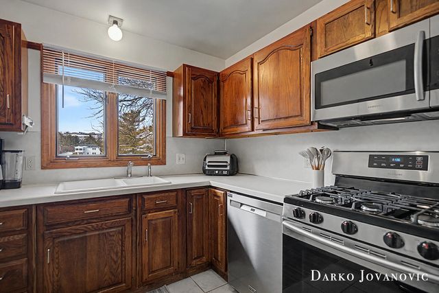 4492 North Valley Drive Ne, Plainfield Twp, MI 49525
