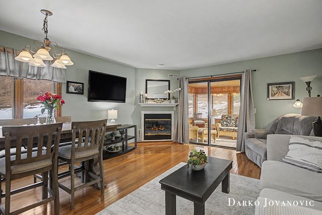 4492 North Valley Drive Ne, Plainfield Twp, MI 49525