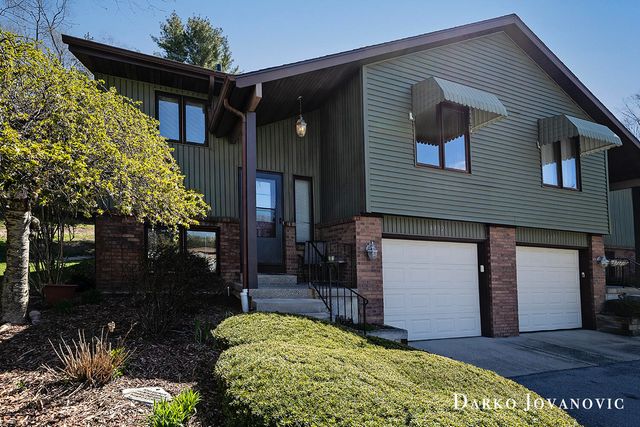 4492 North Valley Drive Ne, Plainfield Twp, MI 49525