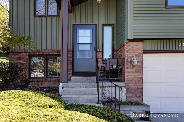 4492 North Valley Drive Ne, Plainfield Twp, MI 49525