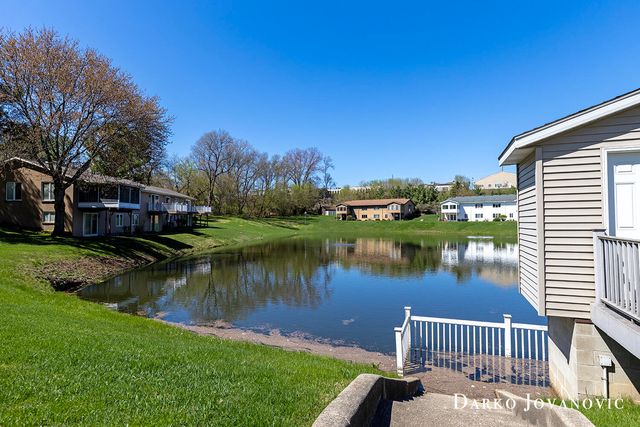 4492 North Valley Drive Ne, Plainfield Twp, MI 49525