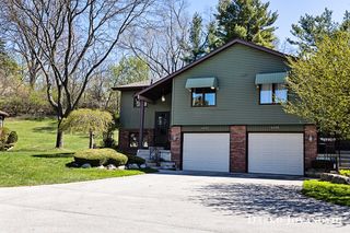 4492 North Valley Drive Ne, Plainfield Twp, MI 49525