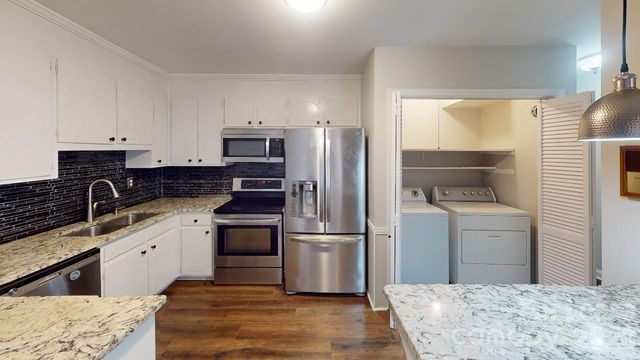 6619 Bunker Hill Circle, Charlotte, NC 28210