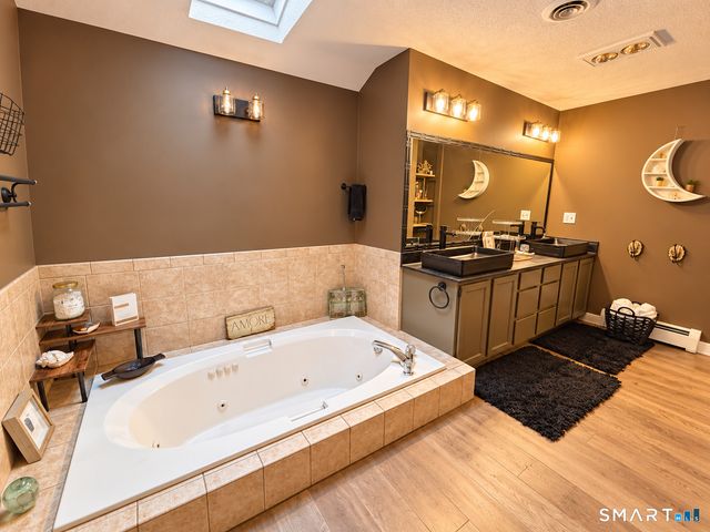 26 Merriman Road, Windsor, CT 06095