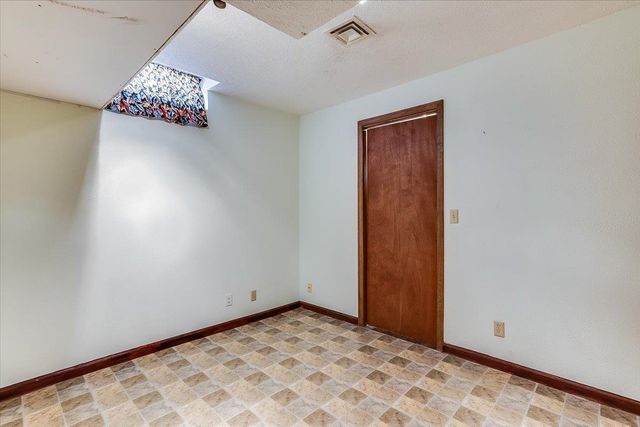 5549 N Athenian, Wichita, KS 67204