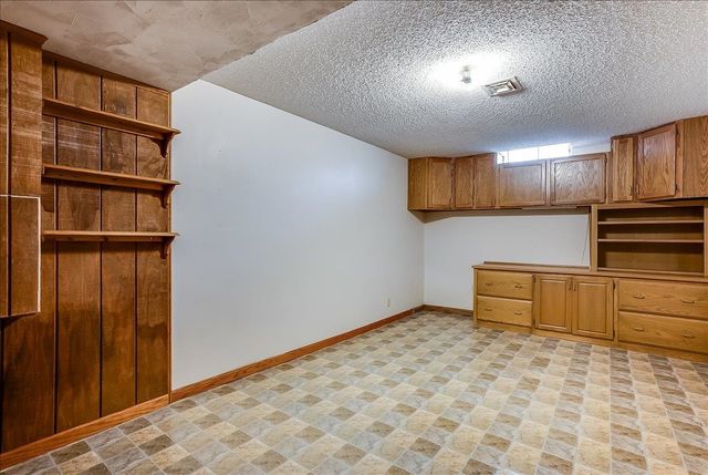 5549 N Athenian, Wichita, KS 67204