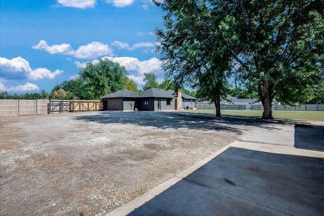 5549 N Athenian, Wichita, KS 67204