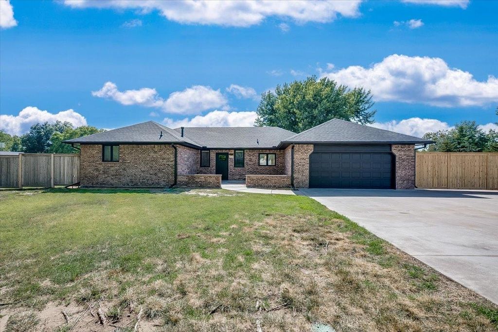 5549 N Athenian, Wichita, KS 67204