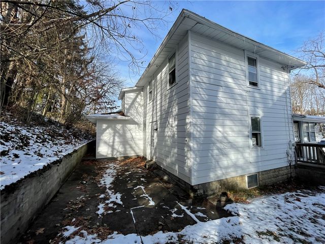 134 S Walnut, Sharpsville, PA 16150