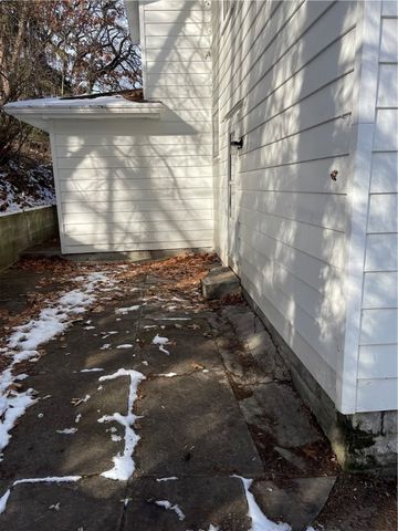 134 S Walnut, Sharpsville, PA 16150