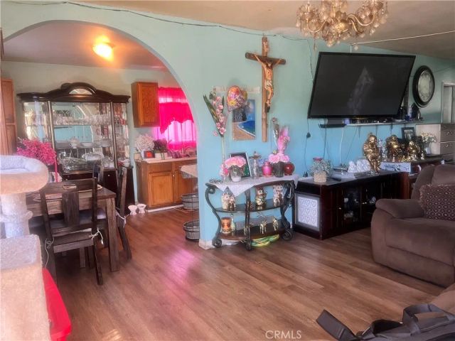 1009 E Stockton Ave, Compton, CA 90221