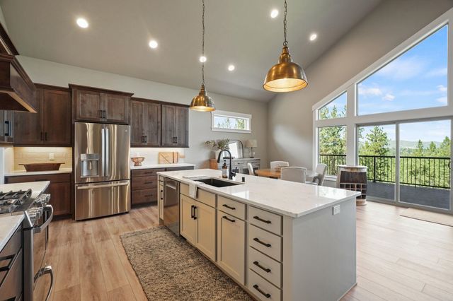 14303 E 39th Ln, Veradale, WA 99037