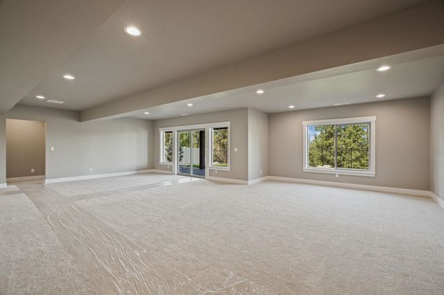 14303 E 39th Ln, Veradale, WA 99037