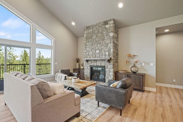 14303 E 39th Ln, Veradale, WA 99037