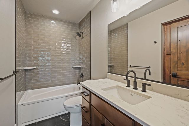 14303 E 39th Ln, Veradale, WA 99037