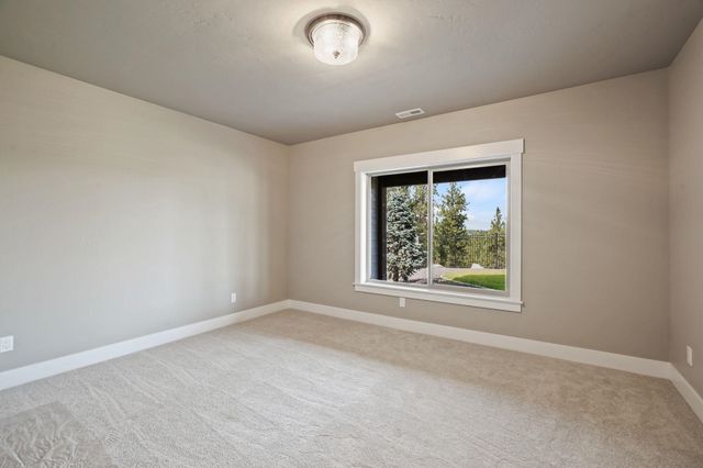 14303 E 39th Ln, Veradale, WA 99037