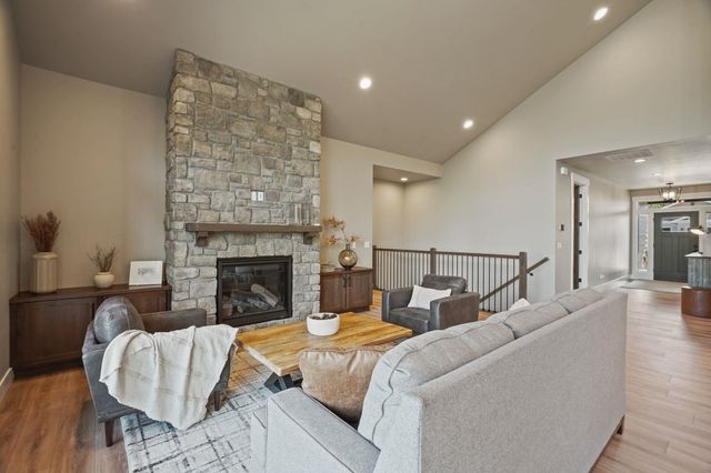 14303 E 39th Ln, Veradale, WA 99037