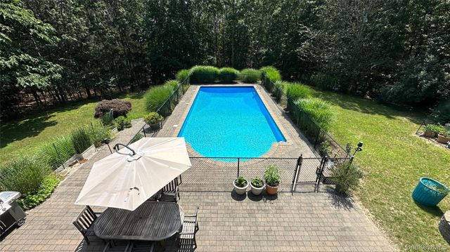 18 Mountain Laurel Lane, Southampton, NY 11968