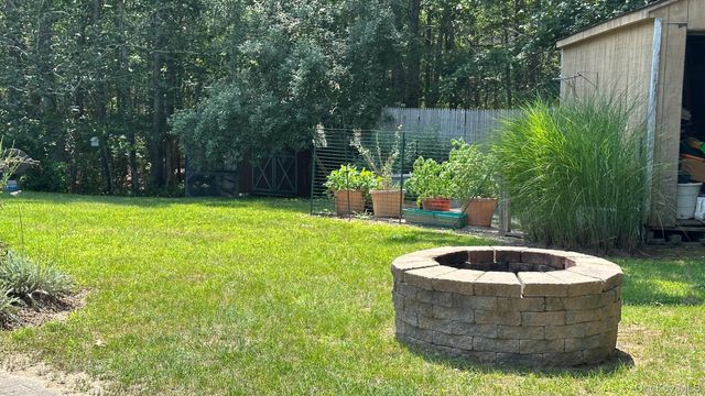 18 Mountain Laurel Lane, Southampton, NY 11968
