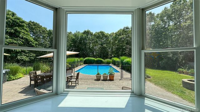 18 Mountain Laurel Lane, Southampton, NY 11968