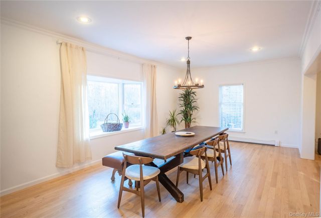 18 Mountain Laurel Lane, Southampton, NY 11968