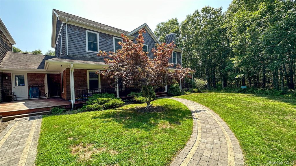 18 Mountain Laurel Lane, Southampton, NY 11968