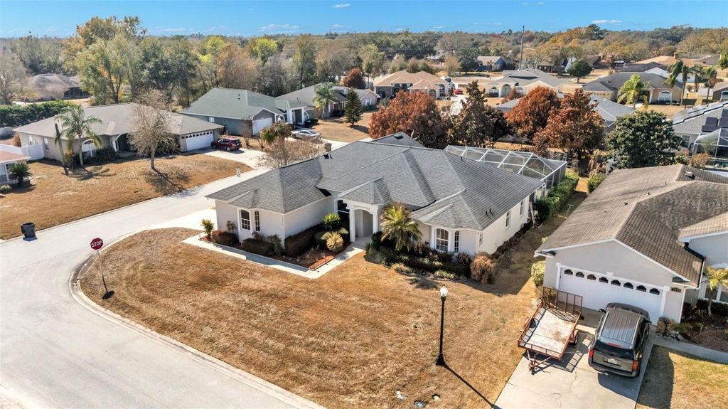 Image 2 of property listing at 2246 COLONY CLUB DRIVE, Lakeland, FL 33813