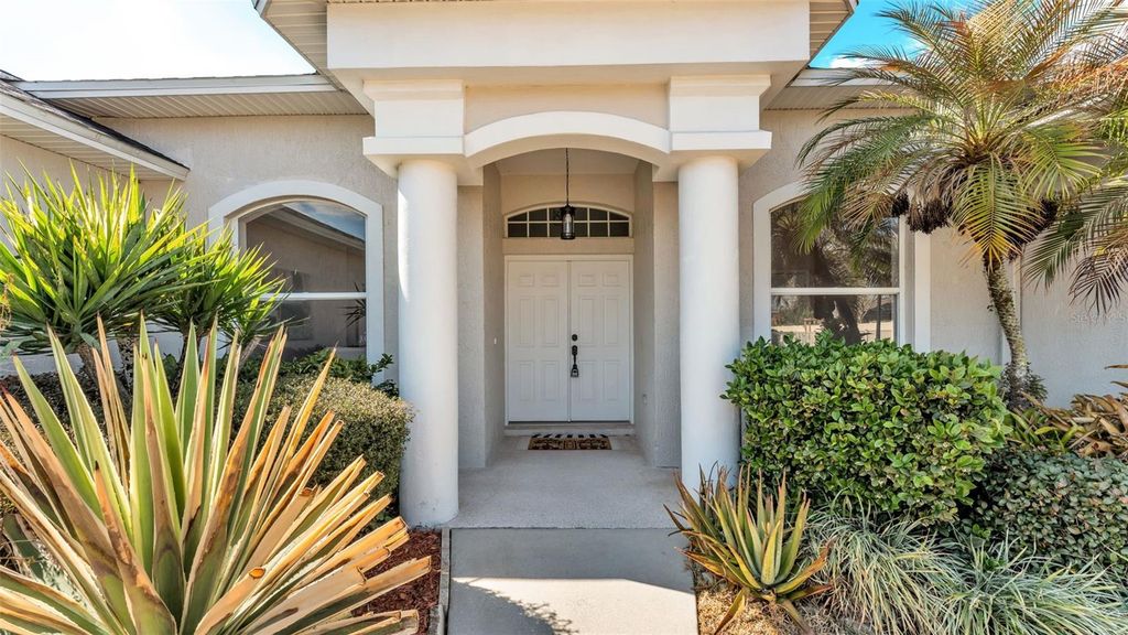 Image 5 of property listing at 2246 COLONY CLUB DRIVE, Lakeland, FL 33813