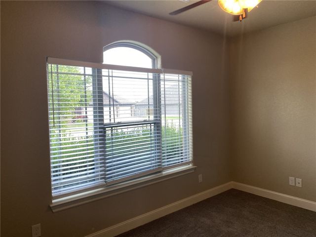 6202 W Sage Drive, Rogers, AR 72758