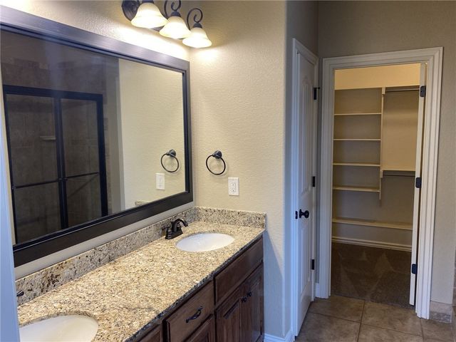6202 W Sage Drive, Rogers, AR 72758