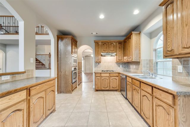 1213 Vistawood Drive, Mansfield, TX 76063