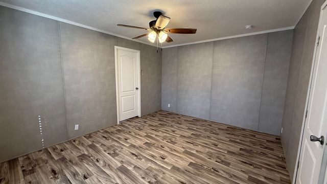 6089 E Juanita Dr, Longview, TX 75605