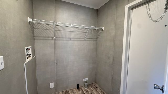 6089 E Juanita Dr, Longview, TX 75605